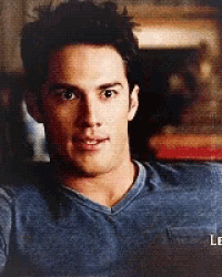 a close up of a man 's face with the word le on the bottom