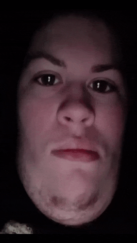 a close up of a man 's face with the words " no siege " on the bottom right