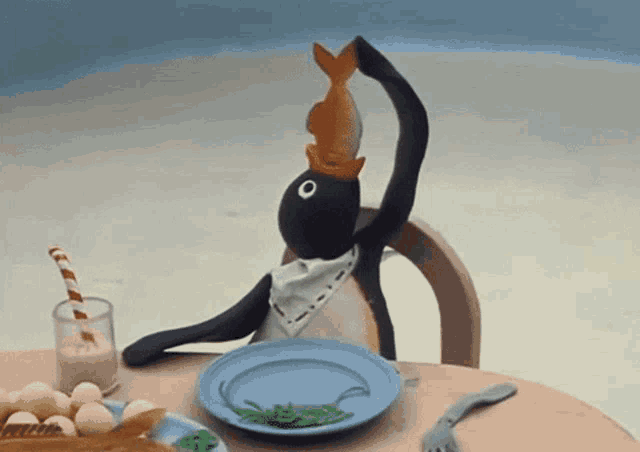 Pingu Funny GIF - Pingu Funny Eating GIFs