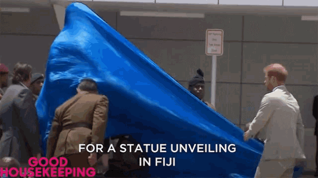 For A Statue Unveiling In Fiji Statue GIF - For A Statue Unveiling In Fiji Statue Unveiling GIFs