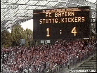 a scoreboard shows that fc bayern stuttg kickers are winning by 4 to 1