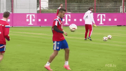 Wow GIF - Juggle Kick Fc Bayern GIFs