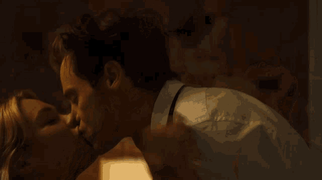 Making Out Alice GIF - Making Out Alice Jack GIFs