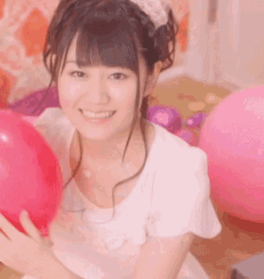 Ogurayui Yuiogura Balloon GIF - Ogurayui Yuiogura Balloon Smile GIFs