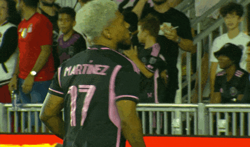 Kneel Josef Martínez GIF - Kneel Josef Martínez Inter Miami Cf GIFs