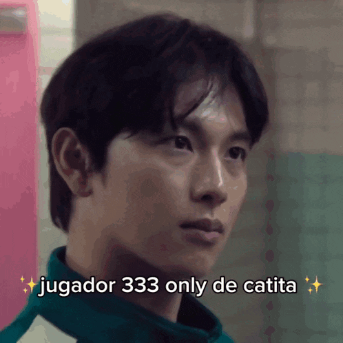 a close up of a man 's face with the words jugador 333 only de catita