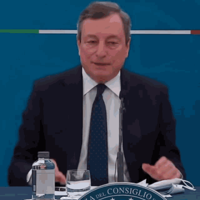 Mario Draghi Mi Fermo Qui GIF - Mario Draghi Mi Fermo Qui Conferenza Stampa GIFs
