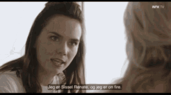 a woman is talking to another woman with the words jeg et sissel renate
