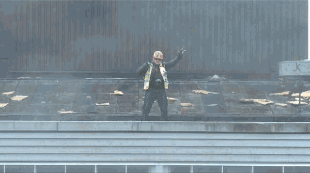 Dudeson Duudsonit GIF - Dudeson Duudsonit Construction Worker GIFs