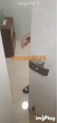 Huh Crush GIF - Huh Crush Open Door GIFs