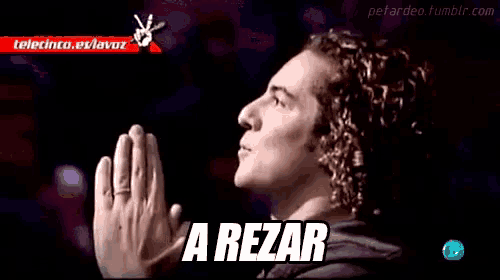 a man with curly hair is praying with the words a rezar behind him