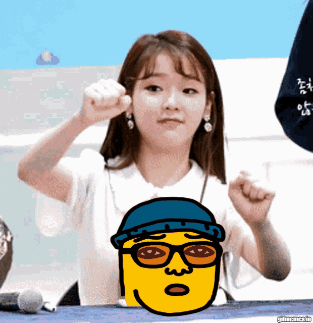 a cartoon drawing of a girl with a yellow face and glasses