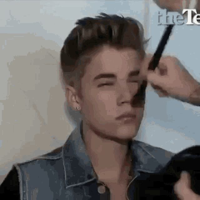 Justin Bieber GIF - Justin Bieber Makeup GIFs