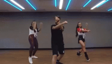 Vivian Amorim Dancing GIF - Vivian Amorim Dancing Party Hard GIFs