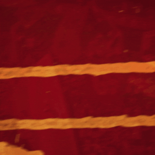 a red and orange background with the words son dakika on it