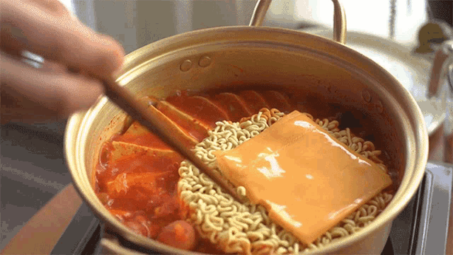 Adding Some Noodles Two Plaid Aprons GIF - Adding Some Noodles Two Plaid Aprons Budae Jjigae GIFs