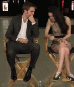 Kristen Stewart Robert Pattinson GIF - Kristen Stewart Robert Pattinson Whisper GIFs
