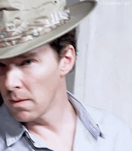 Benedict Cumberbatch GIF - Benedict Cumberbatch Hat GIFs