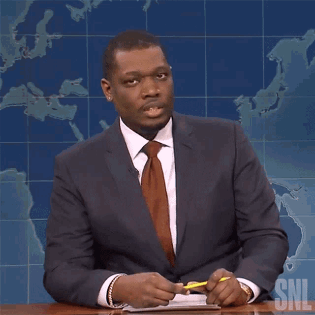 Laughing Saturday Night Live GIF - Laughing Saturday Night Live Snl Weekend Update GIFs