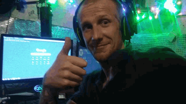 Cool Thumbs Up GIF - Cool Thumbs Up Approve GIFs