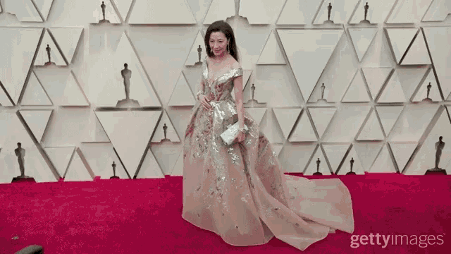 Michelle Yeoh Red Carpet GIF - Michelle Yeoh Red Carpet 91st Annual Academy Awards GIFs