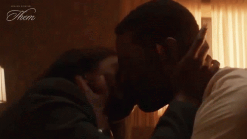 Kissing Lucky Emory GIF - Kissing Lucky Emory Henry Emory GIFs