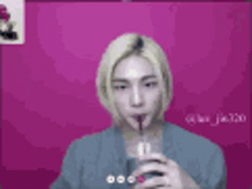 Pianistchenle Stray Kids Skz Hwang Hyunjin GIF - Pianistchenle Stray Kids Skz Hwang Hyunjin Video Call Drinking Coffee Laughing GIFs