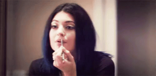 Look At Those Lips GIF - Kyliejenner GIFs