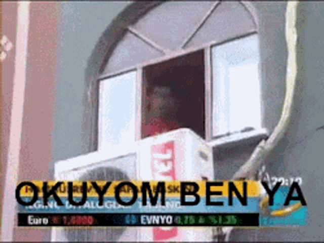 a picture of a window with the words okuyom ben ya on it