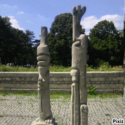 a photo of a statue with pixiz written on the bottom