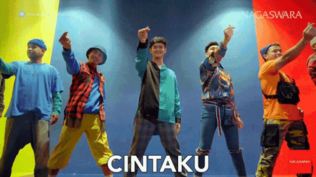 a group of young men are dancing and the word cintaku is on the screen