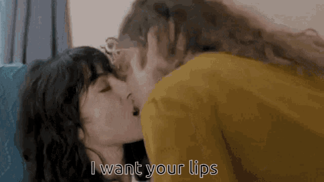 I Want Your Lips Kiss GIF - I Want Your Lips Kiss Lesbian GIFs