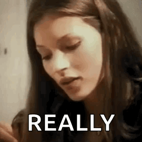 Kate Moss Serious GIF - Kate Moss Serious Acting GIFs