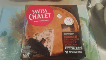 Swiss Chalet Chicken And Bacon Pot Pie GIF - Swiss Chalet Chicken And Bacon Pot Pie Food GIFs