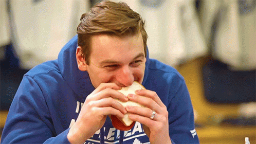 Zach Hyman Eating Sandwich GIF - Zach Hyman Eating Sandwich Food GIFs