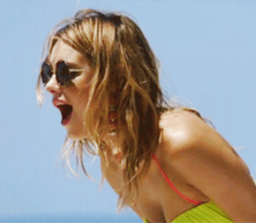 Camille Rowe GIF - Camille Rowe GIFs