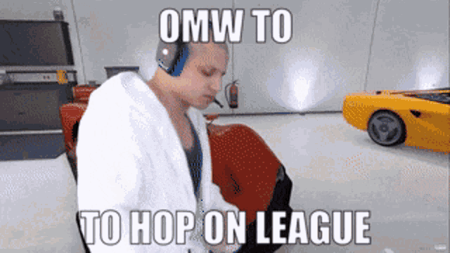 a man wearing headphones and a bathrobe says omw to to hop on league