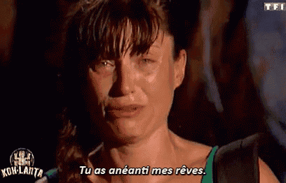 a woman is crying with the words tu as aneanti mes reves