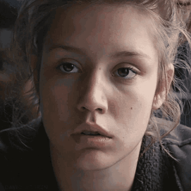 Adèle Exarchopoulos Concentrated GIF - Adèle Exarchopoulos Concentrated Listening GIFs