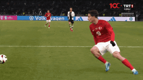 a soccer game is being broadcast on trt1 canli