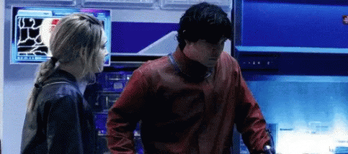 Bellamy And Clarke Thinking GIF - Bellamy And Clarke Thinking The100 GIFs