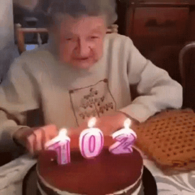 Caffy Blow Candle GIF - Caffy Blow Candle Oldie GIFs