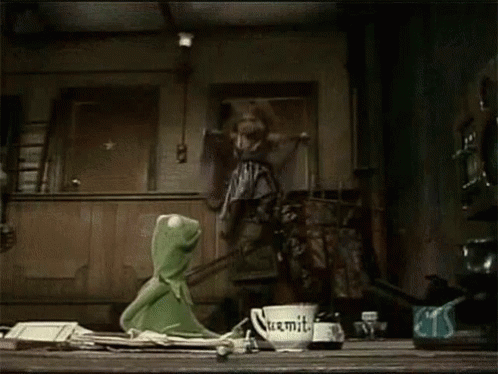 Sneakattack Kermit GIF - Sneakattack Kermit Misspiggy GIFs