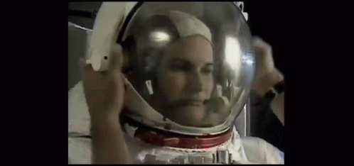 Spacesuit Astronaut GIF - Spacesuit Astronaut Female GIFs