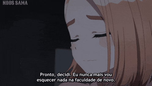 a close up of a girl with the words pronto decidi eu nunca mais vou esquecer nada na faculdade de novo below her