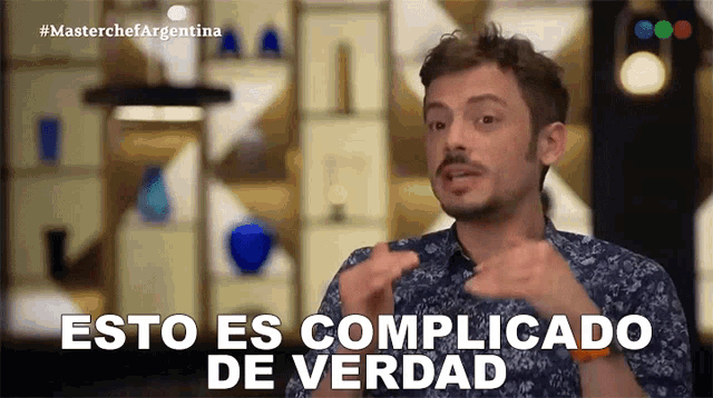 a man says " esto es complicado de verdad " while talking