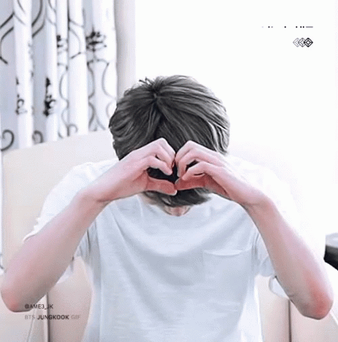 Jungkook Kpop GIF - Jungkook Kpop Heart GIFs