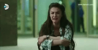 Gunesin Kizlari плачу грусть Selin GIF - Crying Sobbing GIFs