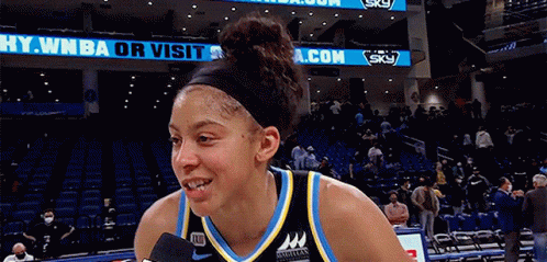 Chicago Sky Candace Parker GIF - Chicago Sky Candace Parker Waving GIFs