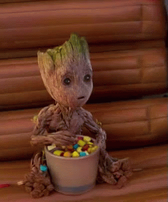 吃 GIF - Groot Eating Snacks GIFs